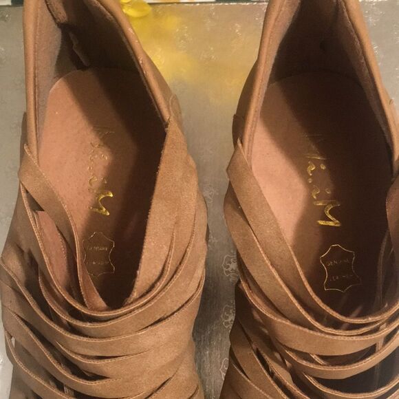 Tan Suede Ankle Mi.IM ankle booties - Picture 5 of 12